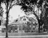 Winnipeg mansion, 1924. Wealthy Winnipeggers built lavish homes south of the city’s downtown.