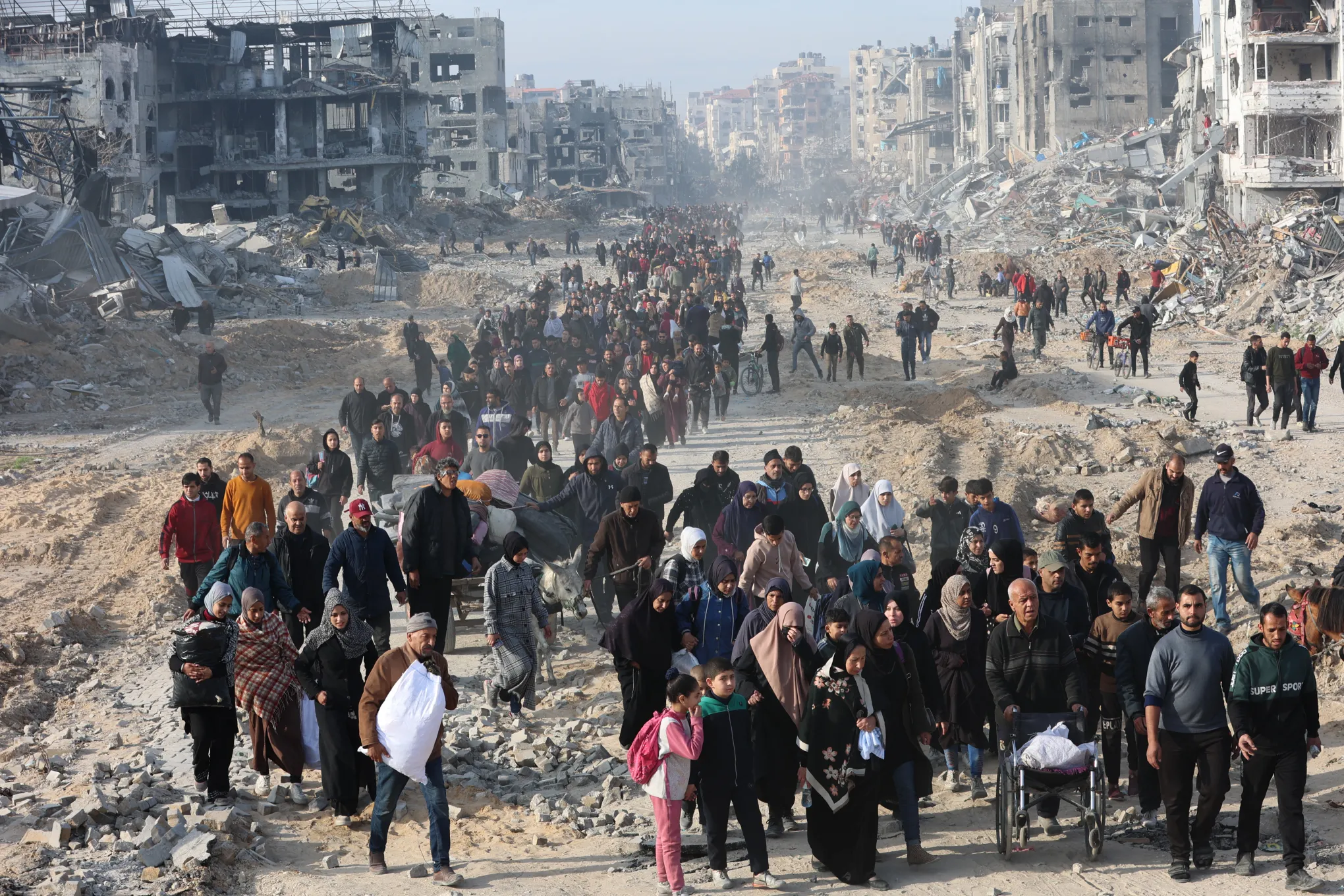 https://humanrights.ca/sites/prod/files/styles/scale%5Bwidth%5D%3D2040%26convert%5Bformat%5D%3Dwebp%26convert%5Bextension%5D%3Dwebp/public/2025-11/GettyImages-2194090562.jpg?itok=eISIcdAn